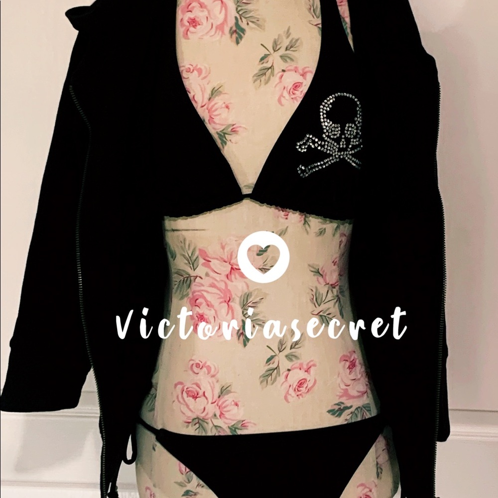 Victoria’s Secret skull & 🌹 roses bikini & hoody